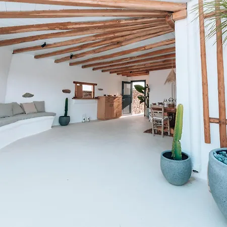 Sea Walk Mykonos 200m To Вилла Фтелия